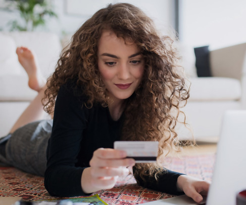 קונים באצבעות האם לקניונים יש סיכוי מול הקמעונאות המקוונת.jpg